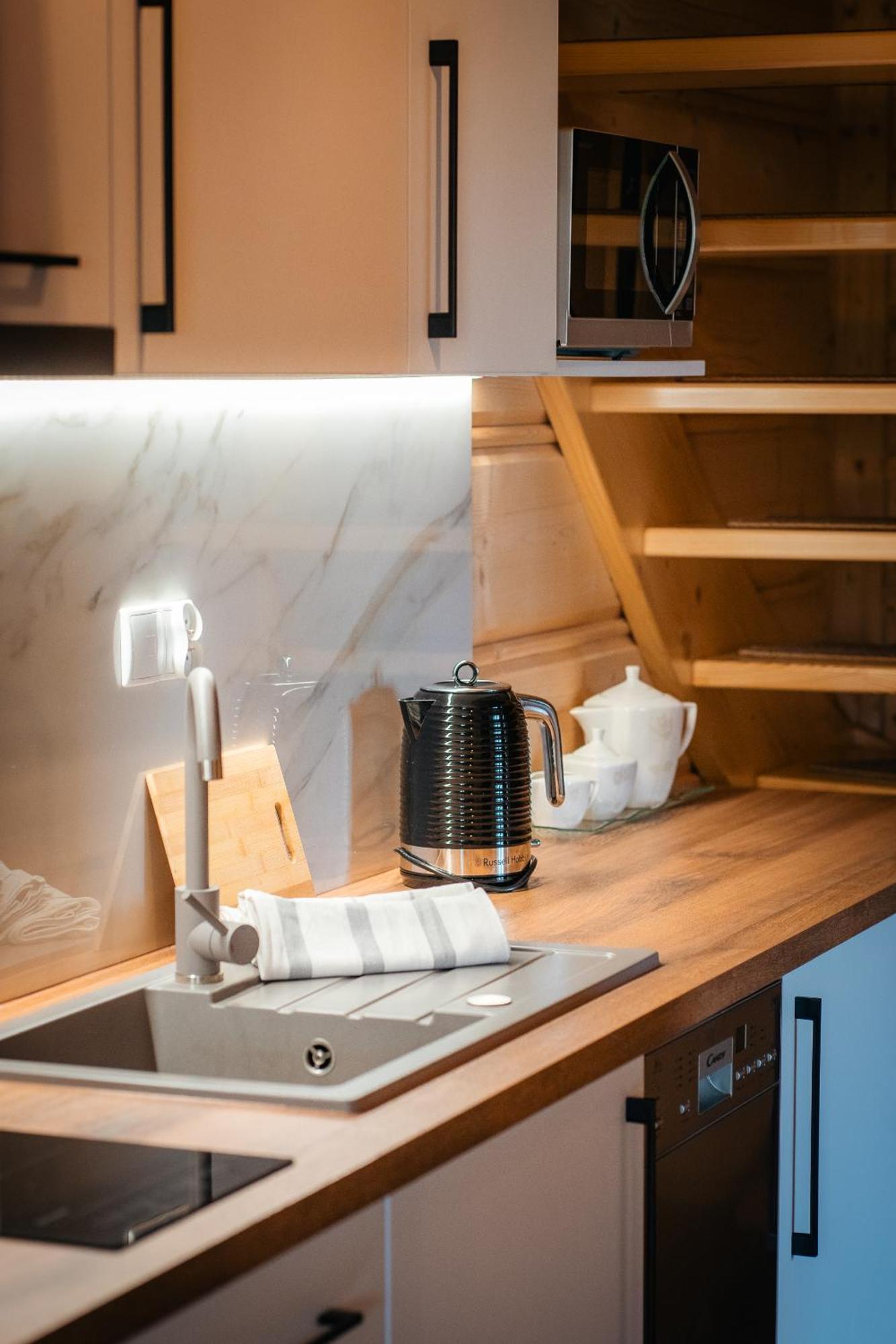 Apartamenty Dwupoziomowe Stasikowe Izby 부코비나 타트잔스카 외부 사진